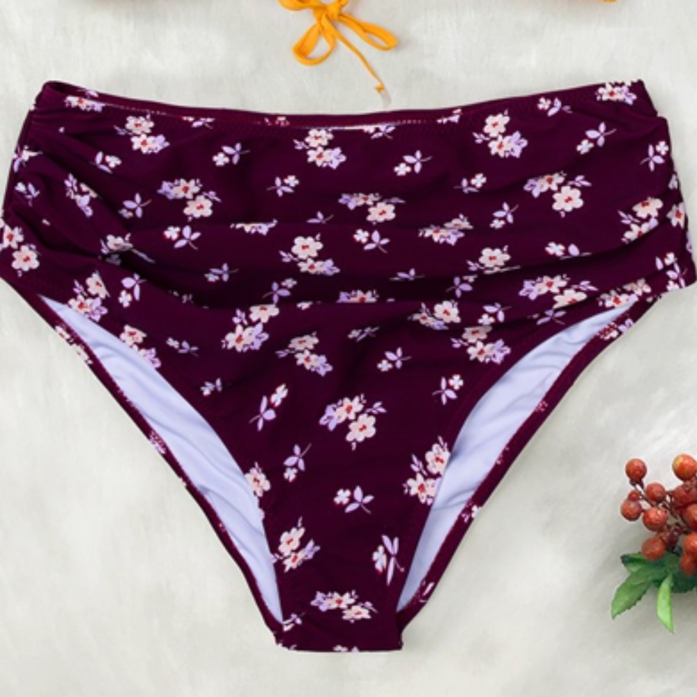 3 BNWT High-waisted bottoms from Cupshe. Size M